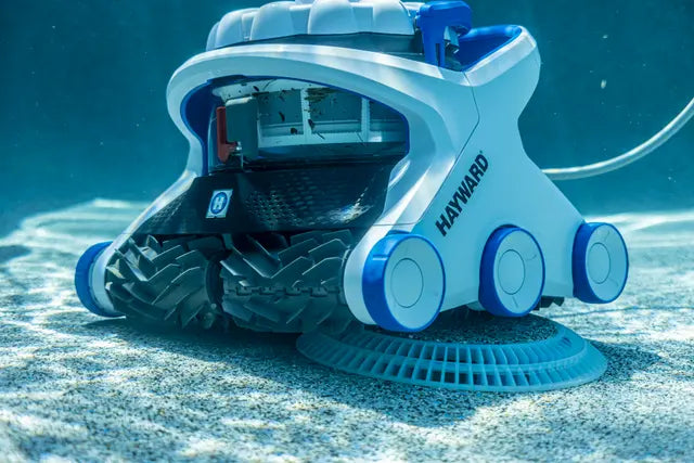 Hayward Aquavac 600 Robotic Pool Cleaner